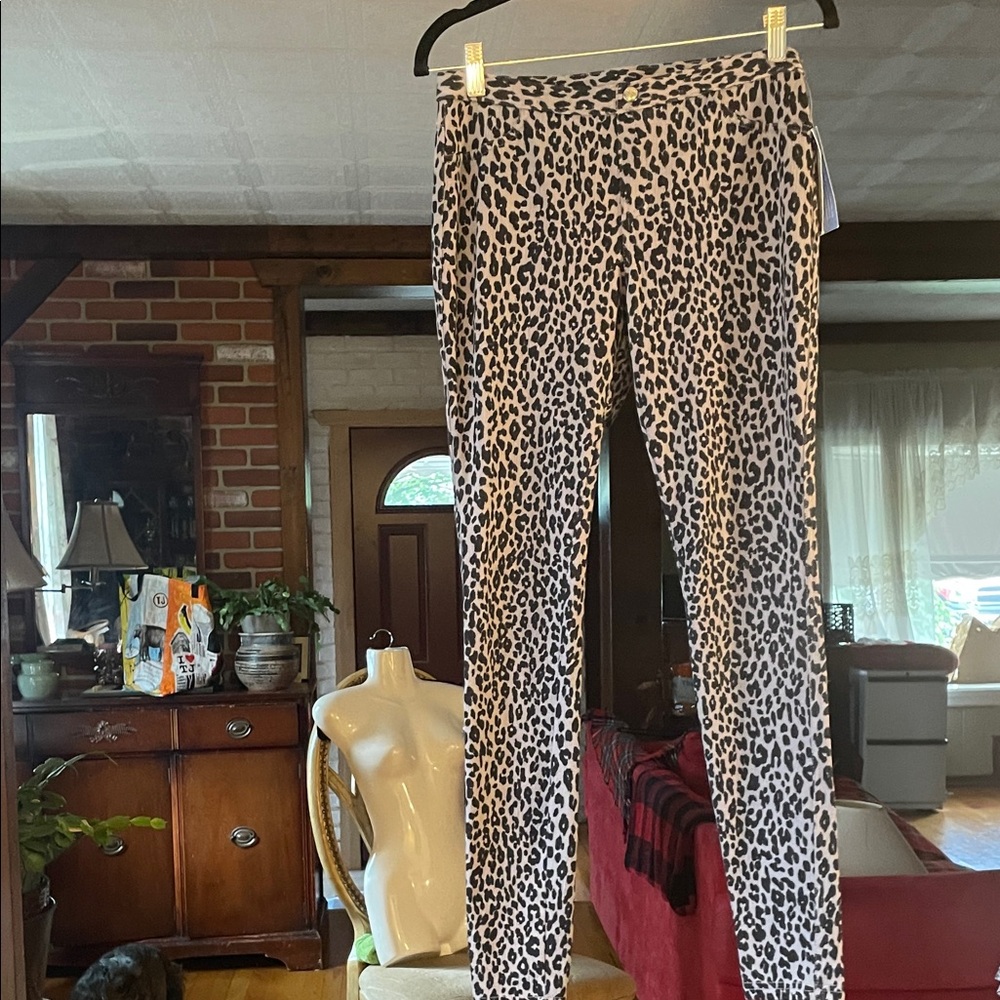NWT Vera Wang Gray & Black Leopard Print Chino Leggings